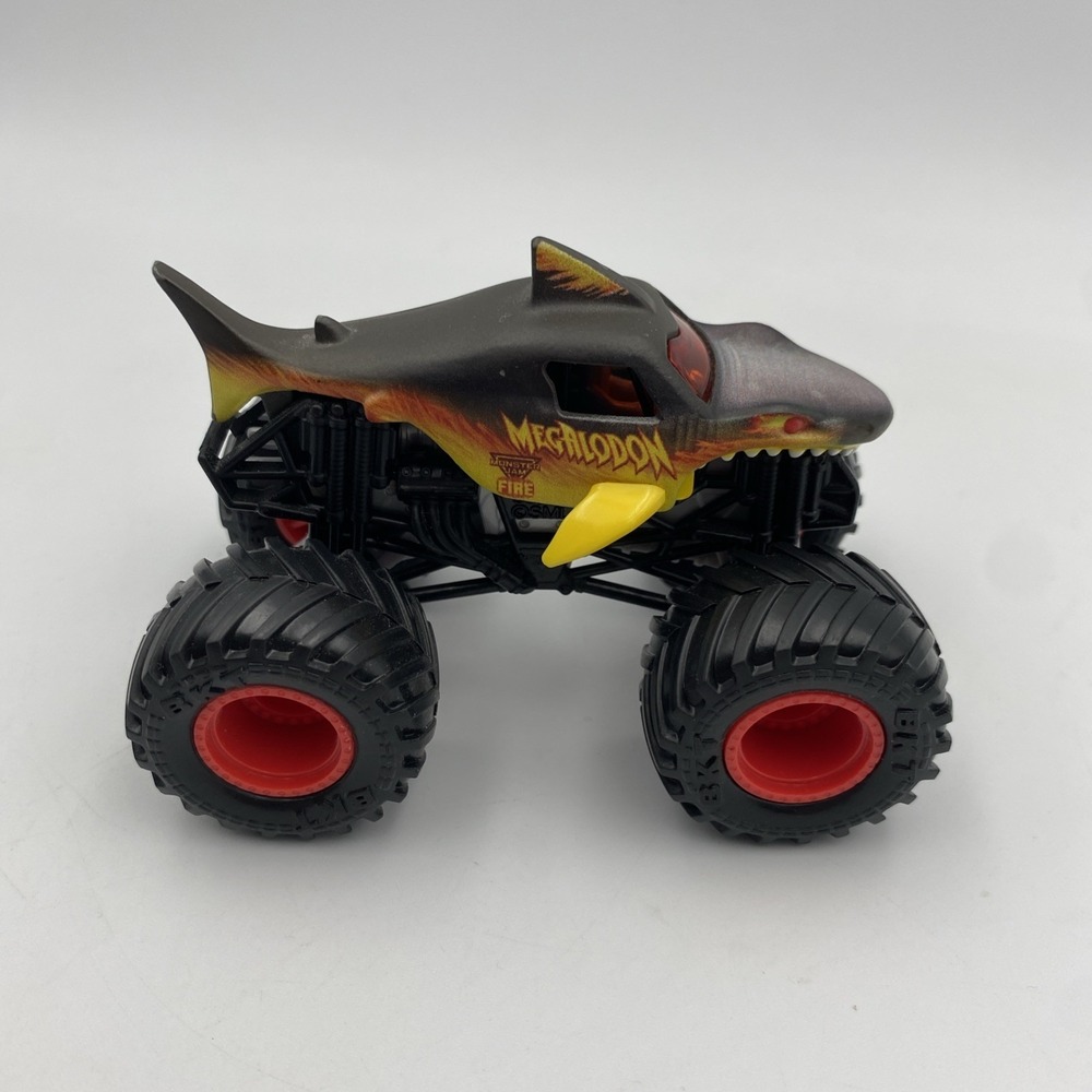2020 Spin Master Monster Jam Fire & Ice Megalodon Truck BKT Tires Monster Truck‎